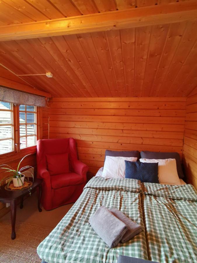 Timber Cottages With Jacuzzi And Sauna Near Lake Vaenern คาร์ลสตัด ภายนอก รูปภาพ