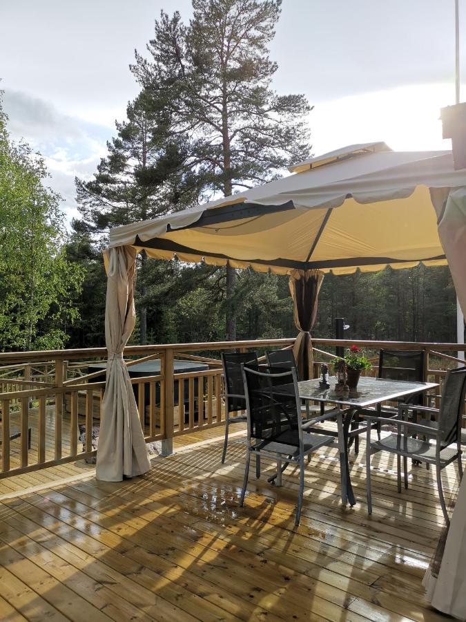 Timber Cottages With Jacuzzi And Sauna Near Lake Vaenern คาร์ลสตัด ภายนอก รูปภาพ