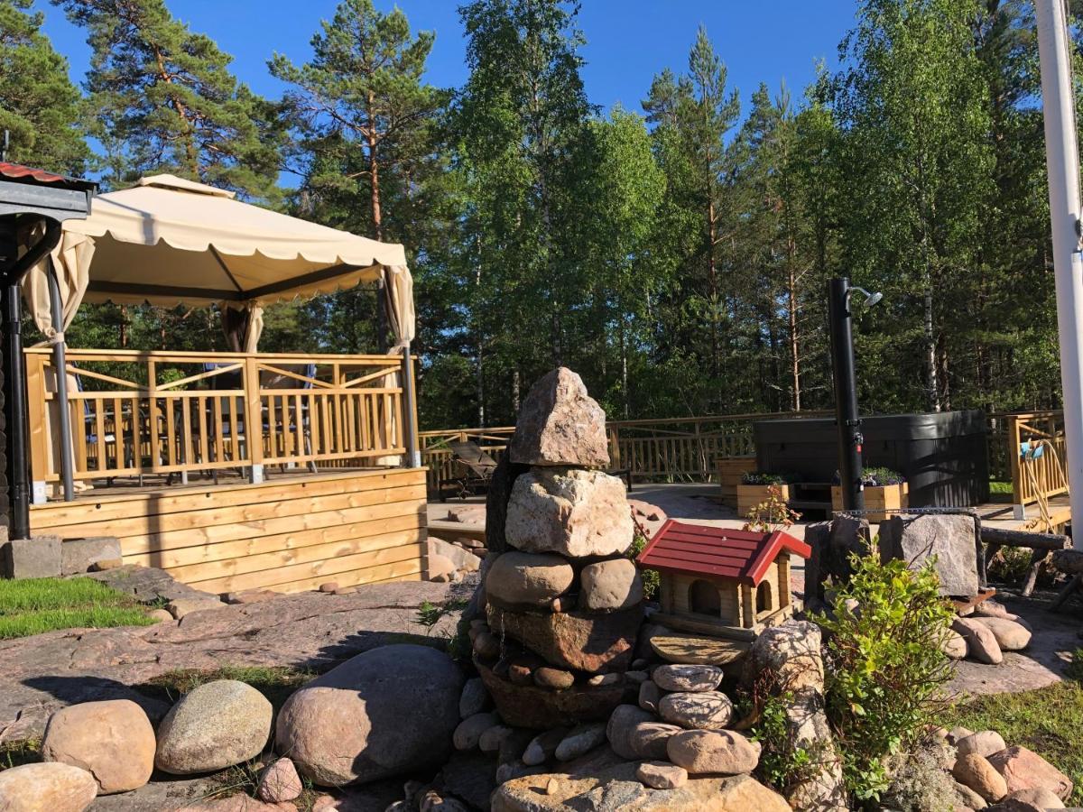 Timber Cottages With Jacuzzi And Sauna Near Lake Vaenern คาร์ลสตัด ภายนอก รูปภาพ
