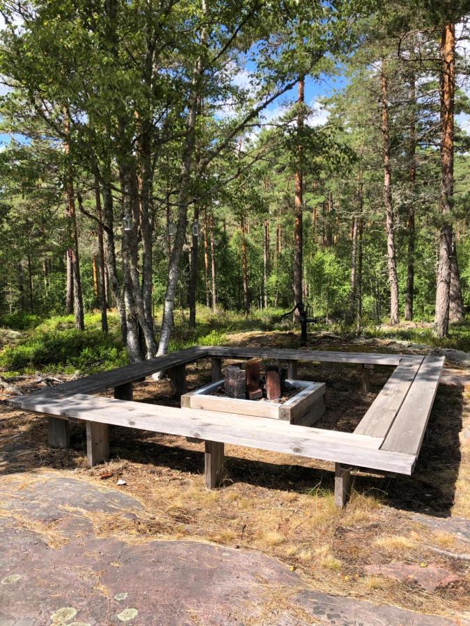 Timber Cottages With Jacuzzi And Sauna Near Lake Vaenern คาร์ลสตัด ภายนอก รูปภาพ