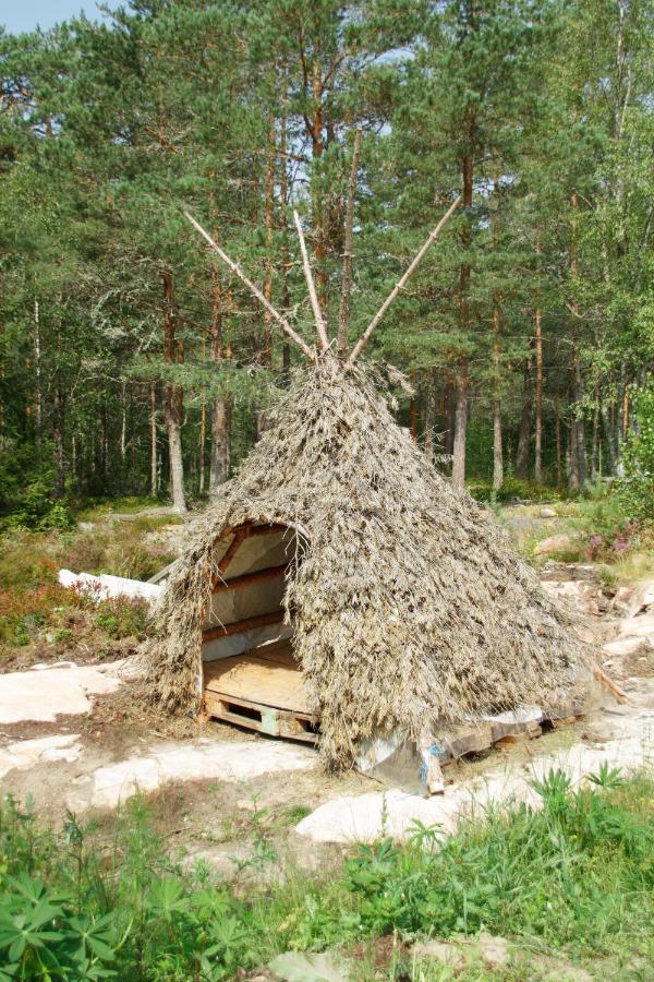 Timber Cottages With Jacuzzi And Sauna Near Lake Vaenern คาร์ลสตัด ภายนอก รูปภาพ