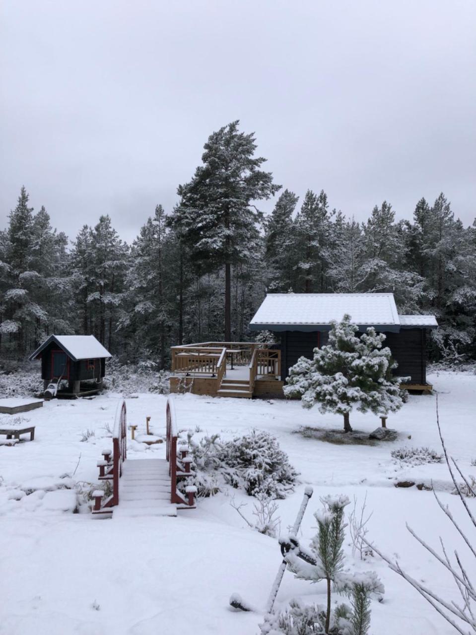 Timber Cottages With Jacuzzi And Sauna Near Lake Vaenern คาร์ลสตัด ภายนอก รูปภาพ